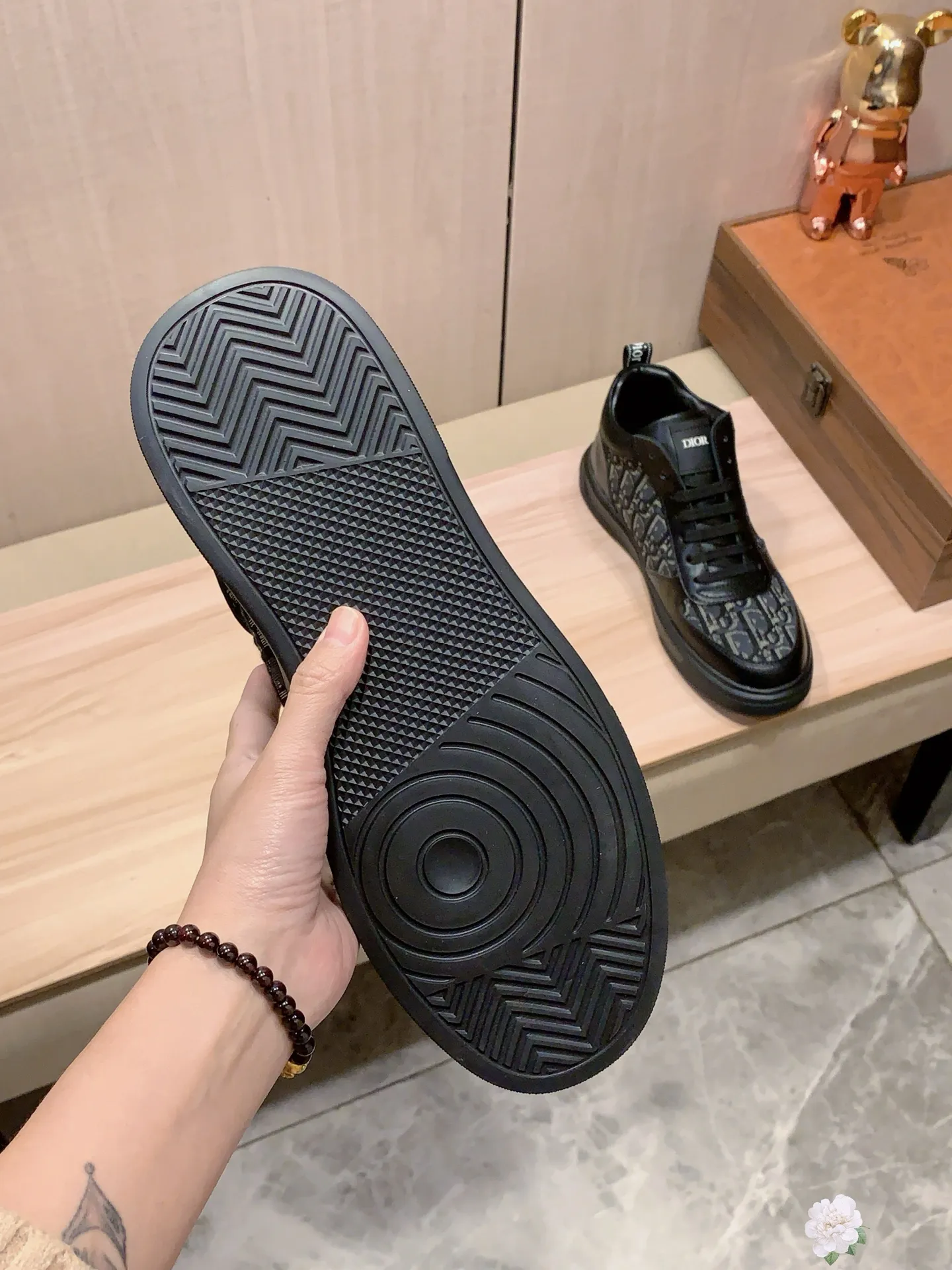 Men's Men's Shoes💰442💰💰🎩🎩[Lightning][Lightning] "Dior DIOR*" The latest and most popular casual shoes, top brand [seduce] luxury ~ purchasing agency, top ~ quality. [Strong] The upper is made of imported breathable cowhide with material ➕ breathable sheepskin feet (•) and fine workmanship. The original stylish and stylish soft rubber wear-resistant and non-slip outsole is light and comfortable on the feet. The real thing looks better when photographed in person. 111: code: 38-44, 3️⃣ colors selected
